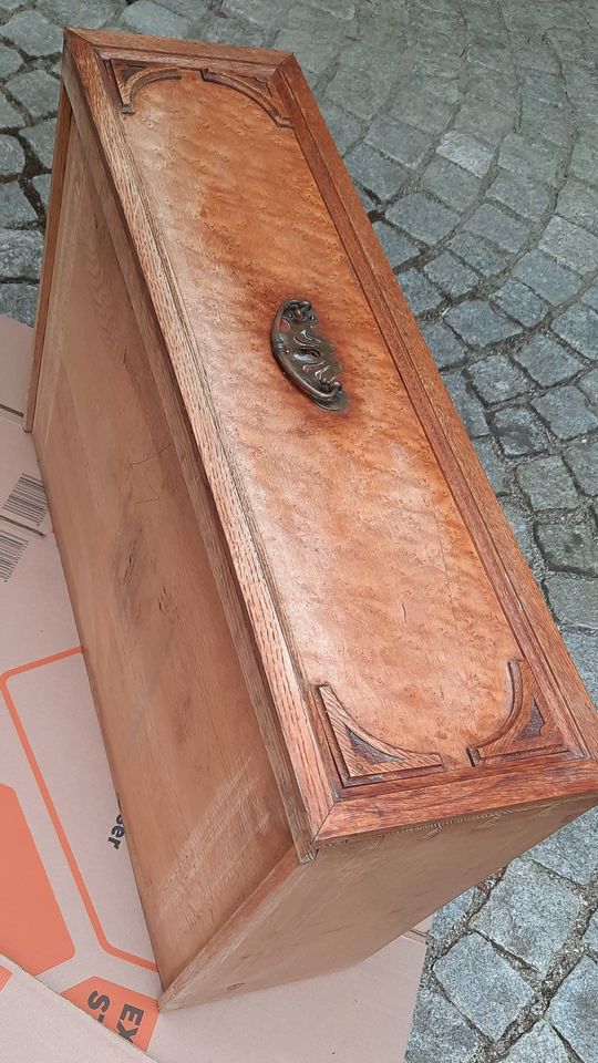 Antike Kommode mit Marmorplatte in Ingolstadt