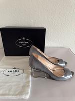 PRADA Lack Pumps grau mit Acryl Absatz Gr. 41 Nordrhein-Westfalen - Krefeld Vorschau