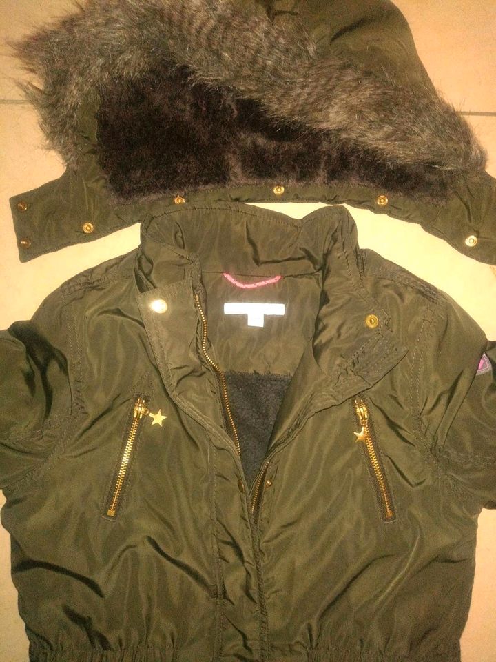 Esprit Winterjacke Gr. 152/158 schwarz in Rosenheim