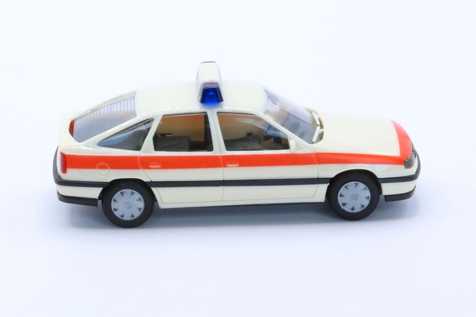 herpa 1:87 Opel Vectra Schrägheck Notarzt in Durlangen