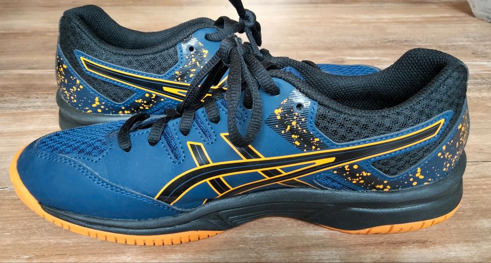 HerrenTurnschuhe Gr:39 asics*, Halle priv.Verkauf in Bochum