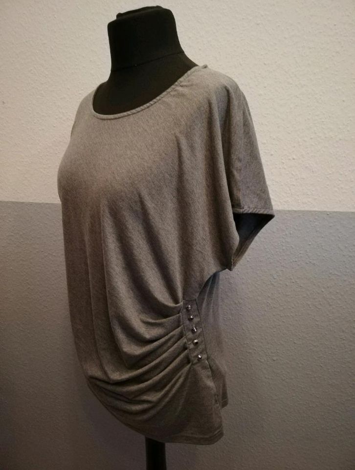 "NEUES" elegantes T-Shirt/Shirt Gr. 44/46 in Kirchheim unter Teck