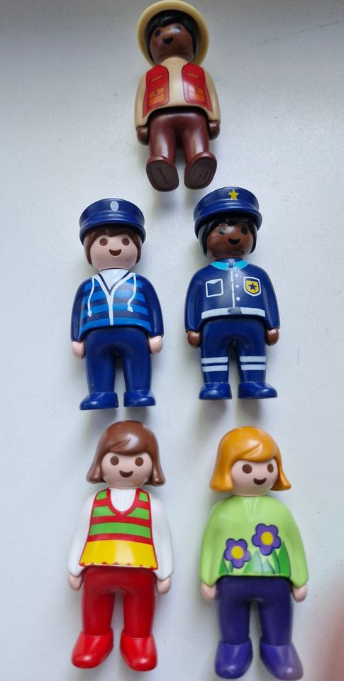 Playmobil 2 Autos und 5 Figuren für Kinder ab 1 Jahr in München