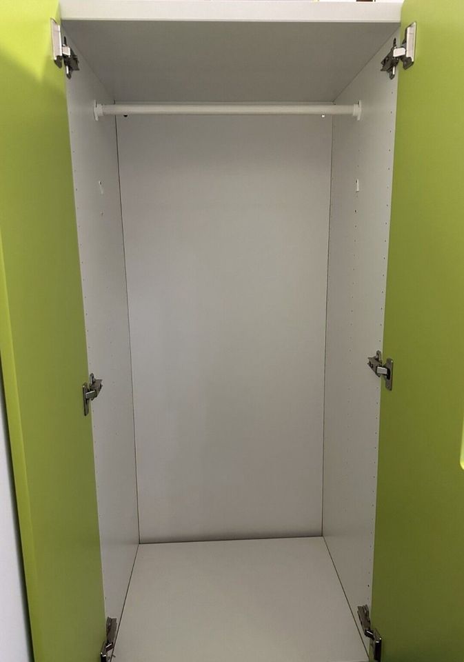 Stuva Ikea Schrank, grüne Front in Düsseldorf