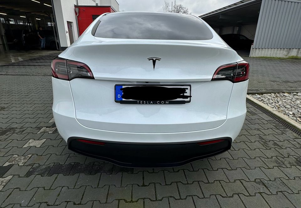 Tesla Model Y RWD MATRIX LED in Paderborn