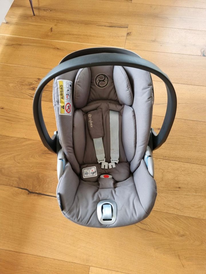 Babyschale und Base Cybex Cloud Z i-Size Soho Grey in Meckenheim