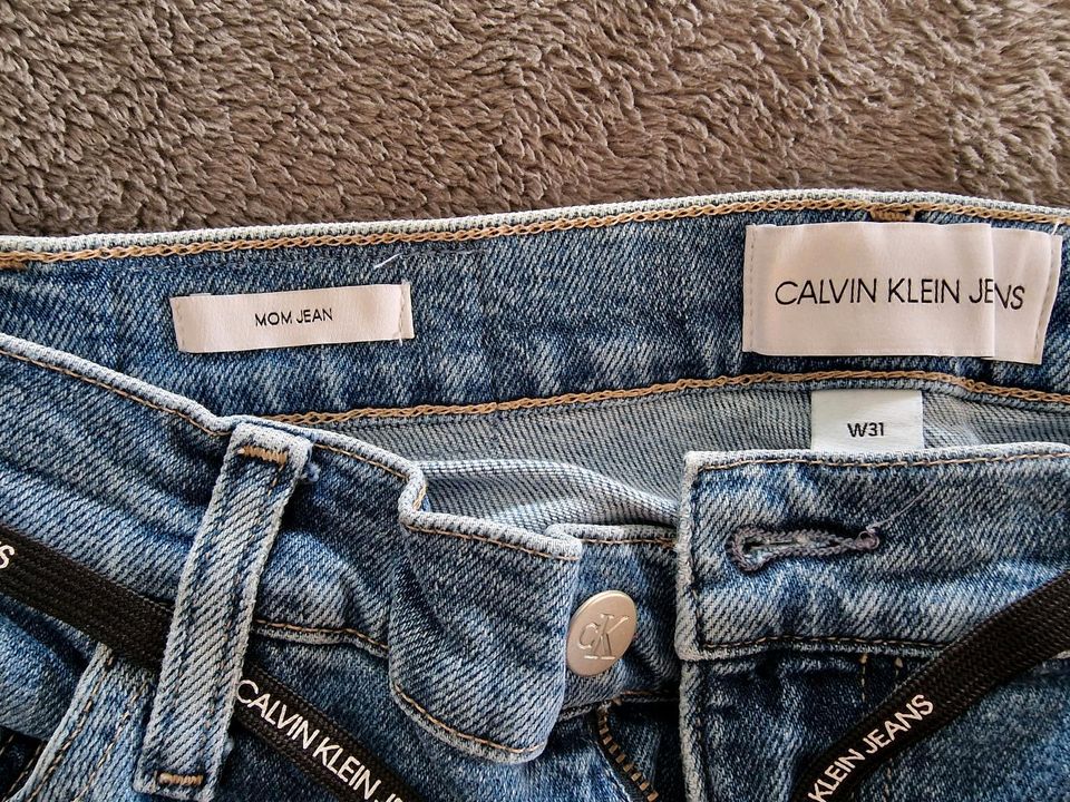 Calvin Klein Mom Jeans W31 in Pliezhausen