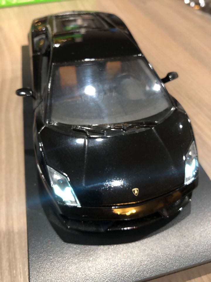 Welly Lamborghini Gallardo 1:24 mit Beleuchtung in Bremen