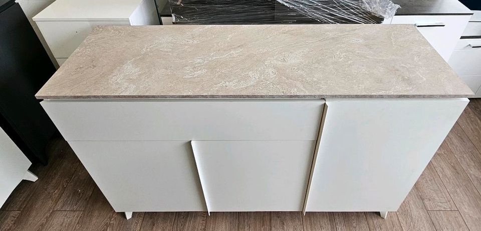 Kommode/Sideboard Sandstein/Weiß neu aufgebaut in Lübbecke 