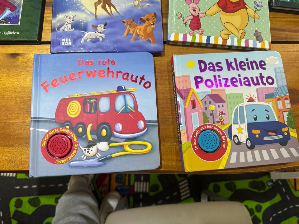 Verschiedene Kinderbücher in Rellingen