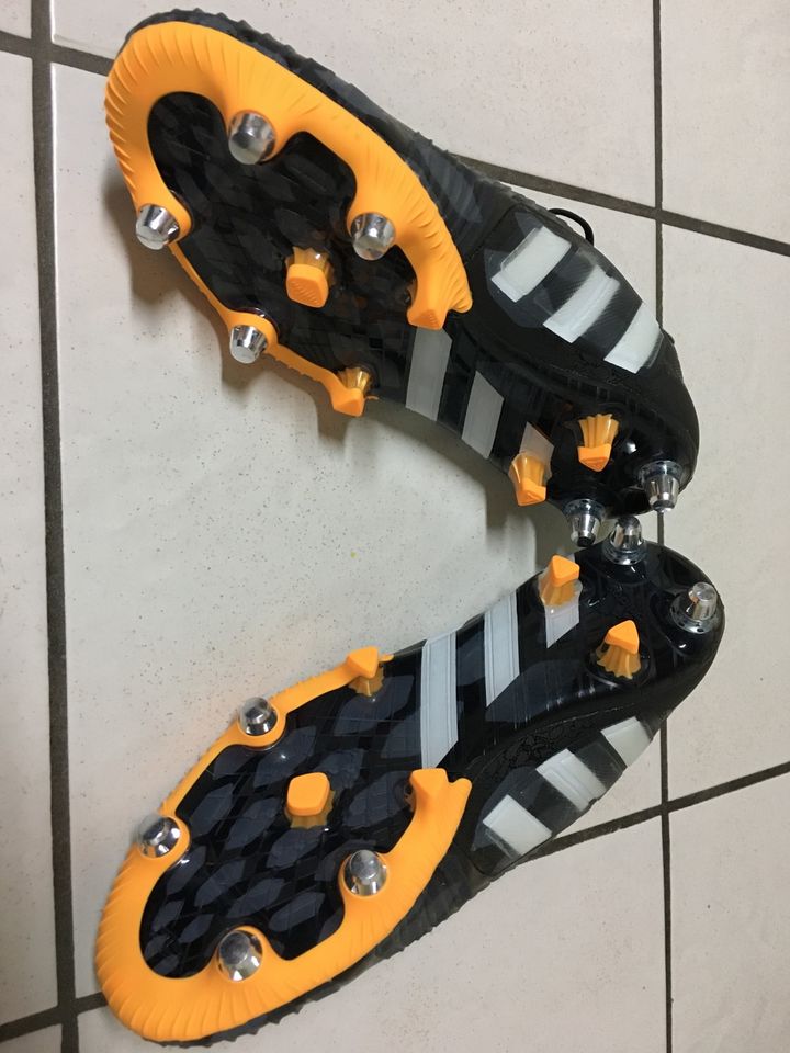 Adidas Predator Instinct SG, schwarz/grau/gelb, Gr. 43 1/3 in Sontheim