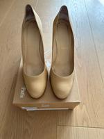 Christian Louboutin - simple Pump - beige - Größe 38,5 Hadern - Blumenau Vorschau