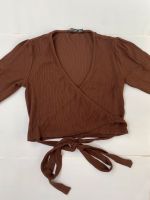 Braunes Crop Top im Ballerinastil Stradivarius / Wickeljacke Baden-Württemberg - Göppingen Vorschau