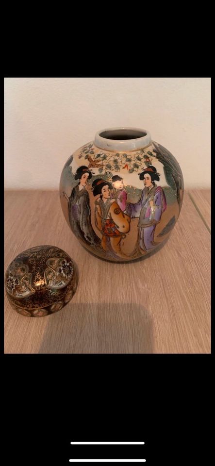 Satsuma Vase ! Handpainted in Hof (Saale)