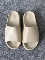 Yeezy Slides 45 Nordrhein-Westfalen - Neuss Vorschau