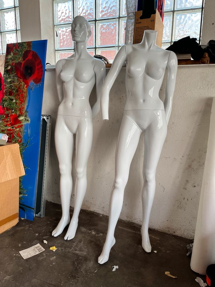 Schaufensterpuppen Mannequins in Niederdorfelden