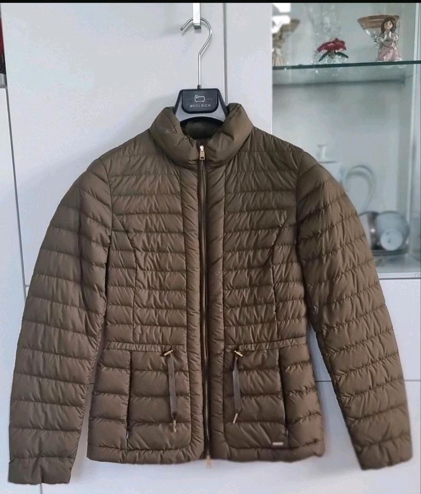 Original WOOLRICH leichte Daunenjacke (NEU, mit Etikett!) in Leimen