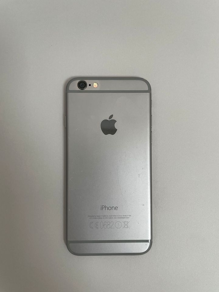 iPhone 6 64GB spacegrau A1586 in Köln