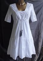 Esprit Sommer Kleid 38 weiß Quasten Häkel-Einsatz romantisch Hessen - Wiesbaden Vorschau