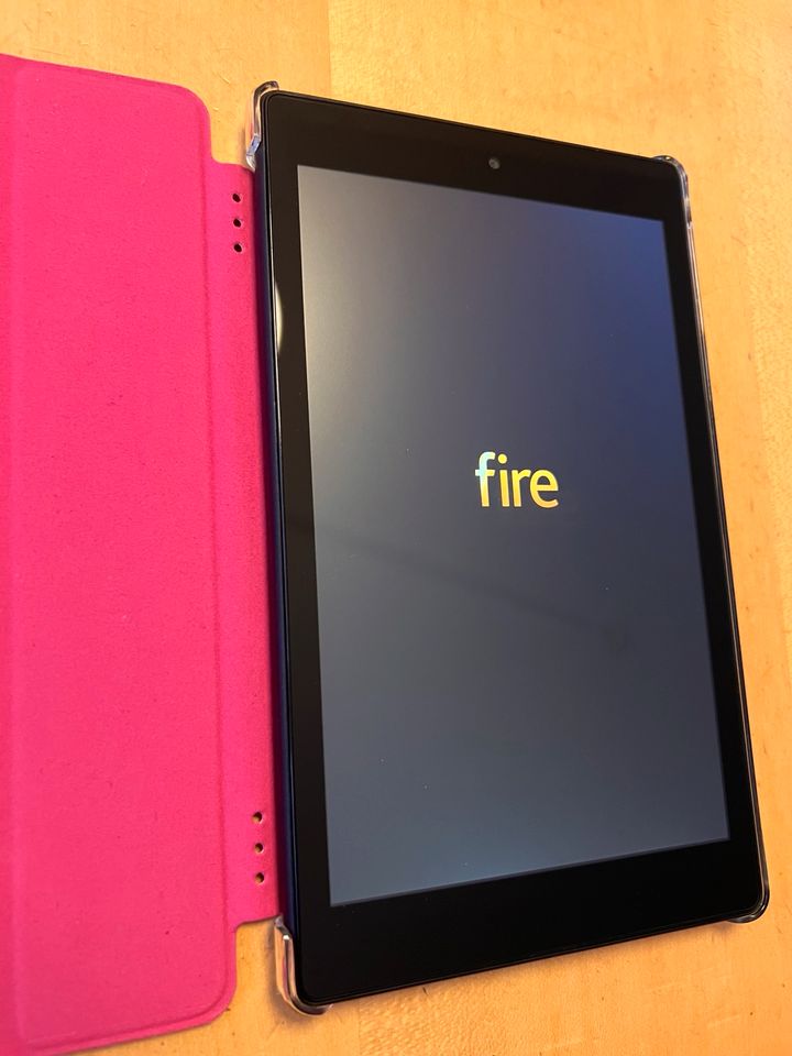 fire HD 8 mit Hülle in Kirchheim bei München