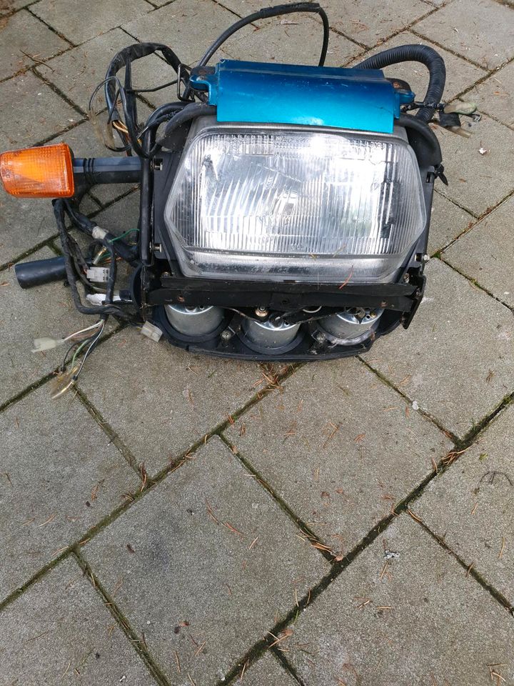 Tacho inkl. Scheinwerfer Suzuki GSX 600 F in Nittenau