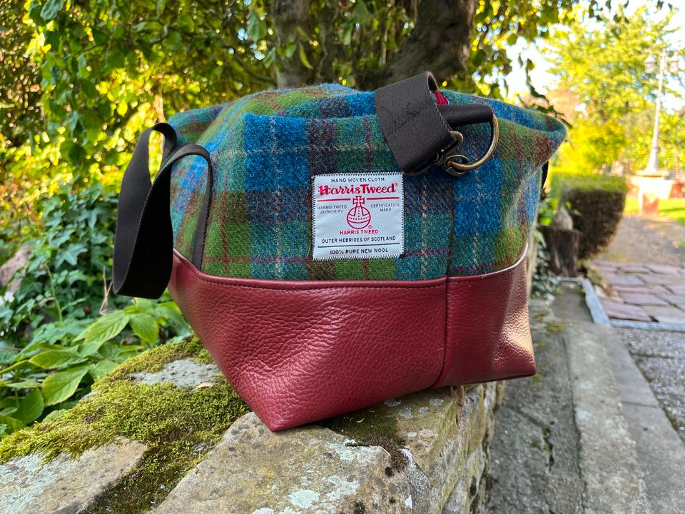 Reisetasche Recycling aus altem Sofaleder +Harris Tweed Weekender in  Niedersachsen - Wolfsburg | eBay Kleinanzeigen ist jetzt Kleinanzeigen