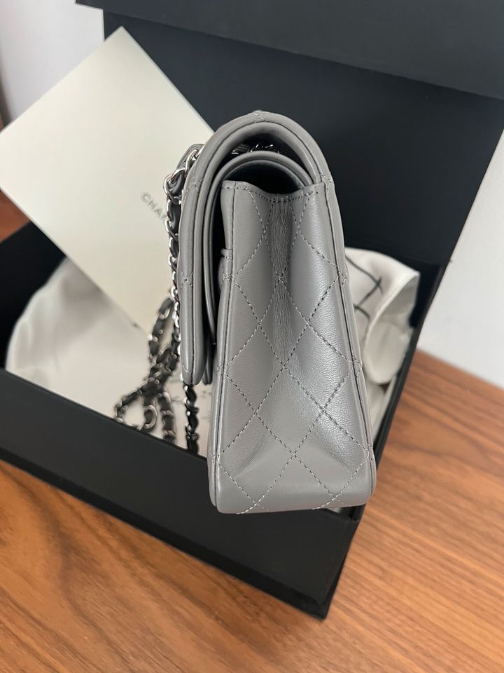 Chanel Timeless classic Tasche flap Bag in München