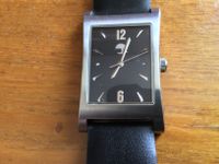 Uhr, Unisex, 2,8x4,3 cm, Lederband, schwarz, Neuwertig⚠️ Nordrhein-Westfalen - Wiehl Vorschau