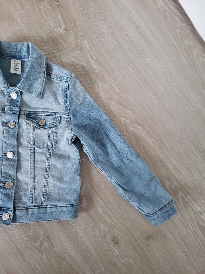 Coole Jeans Jacke v. H&M für Mädchen Gr.116 - noch komplett neu!! in Bochum