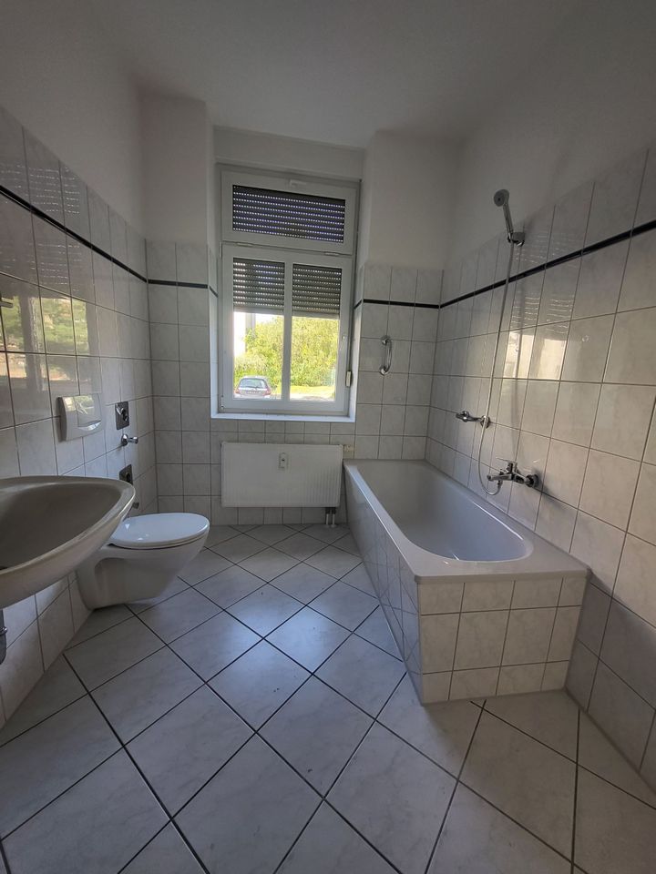 *KALTMIETFREI* Frisch sanierte 2-RW mit Terrasse - offene Küche - PKW Stellplatz in Magdeburg