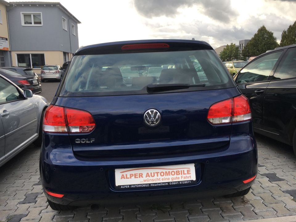 Volkswagen GOLF6 1.6 TDI COMFORTL,KLIMAAUT,PDC,ORG90TKM,ALU in Heuchelheim