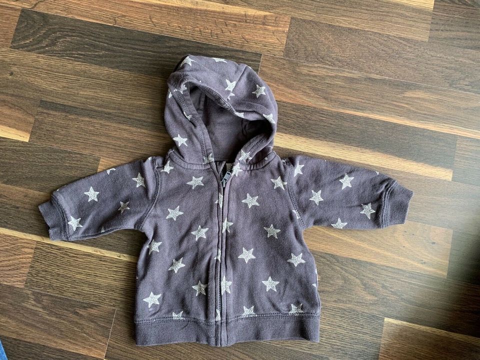 Sweatjacke Hoodie Baby Größe 56 Reißverschluss H&M 1,50€ in Willingshausen