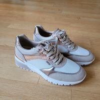 ♡ neue Sneakers von ESPRIT ♡ 41 ♡ beige rose metallic weiß Hessen - Oberursel (Taunus) Vorschau