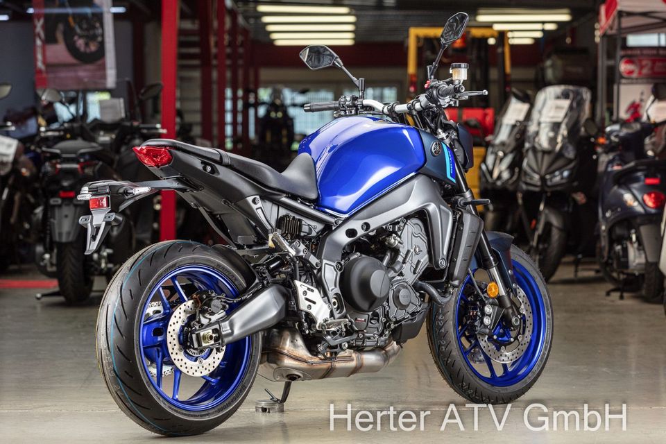 Yamaha MT 09 Modell 2023 in blau, grau oder schwarz in Waldlaubersheim