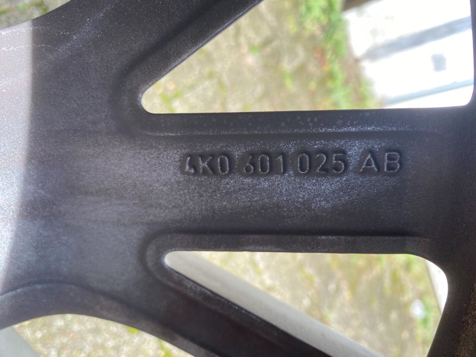 1x Audi A6 Alufelge 20Zoll 4K0 601 025 AB in Dinslaken