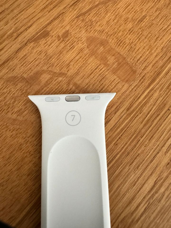 Apple Watch Band Solo Loop - Weiß - 40mm - Größe 7 in Stuttgart