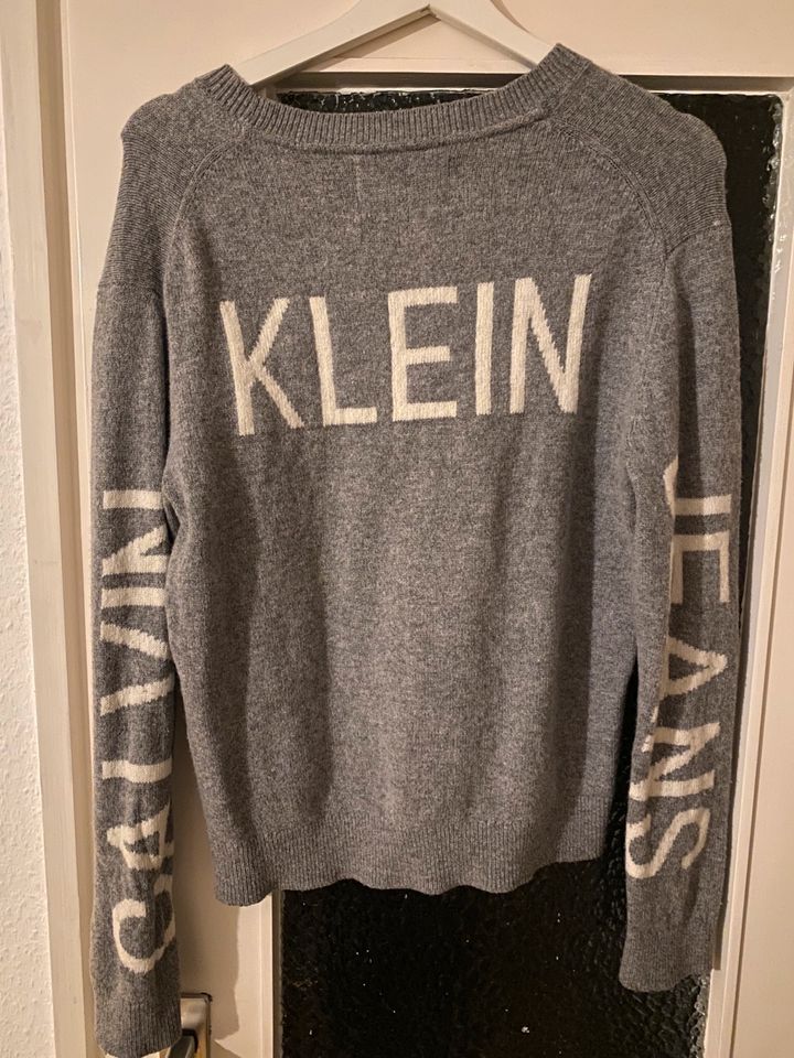 Calvin Klein Jeans Pullover 100% Wolle in München