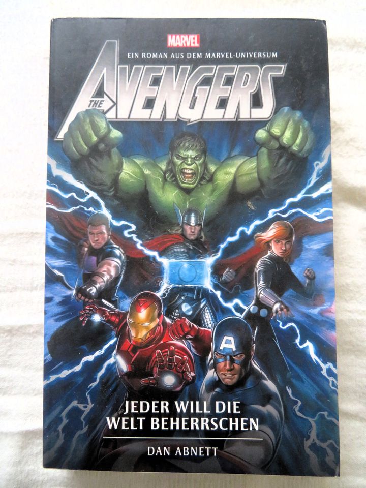 The Avengers - Roman - Jeder will die Welt beherrschen in Frankfurt am Main