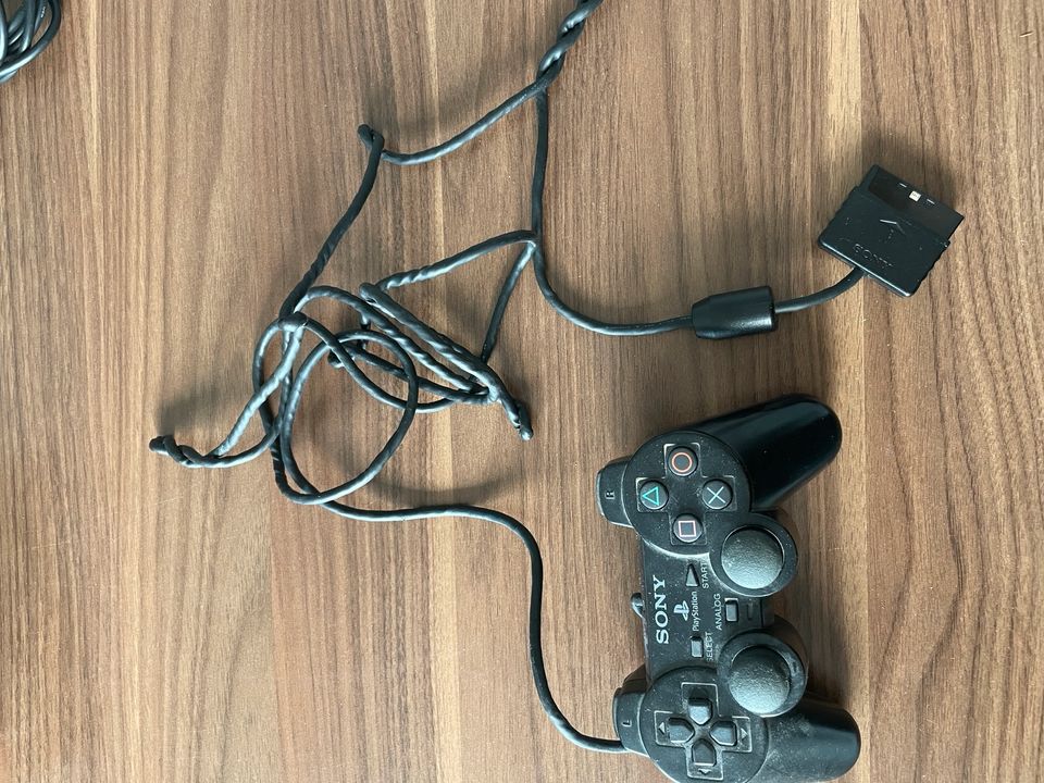 PlayStation 2 mit 2 Controller in Frankfurt am Main