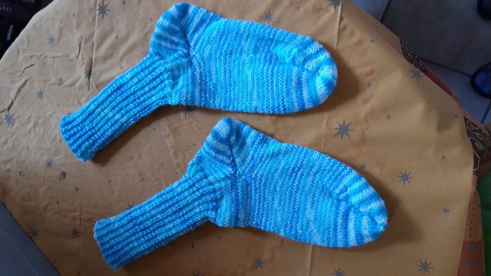 Selbstgestrickte Socken in Fürth