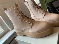 Stiefel Winterschuhe Boots beige Creme Even&odd Berlin - Wilmersdorf Vorschau