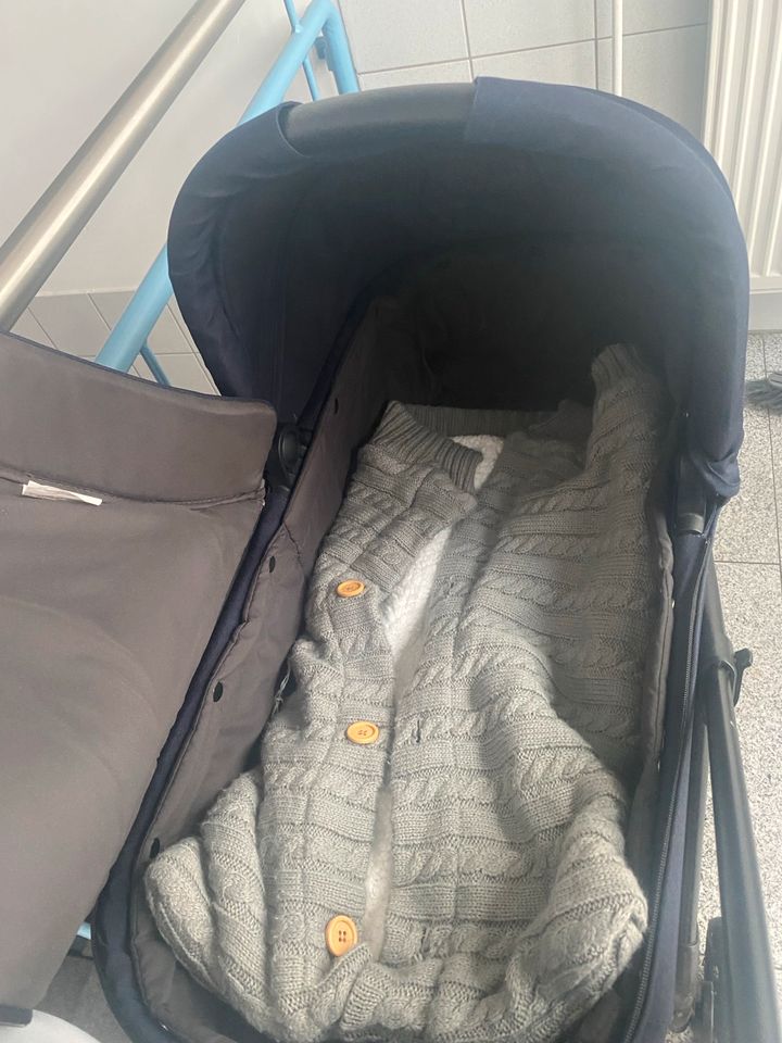 Einen Kinderwagen von Easywalker in Hamburg