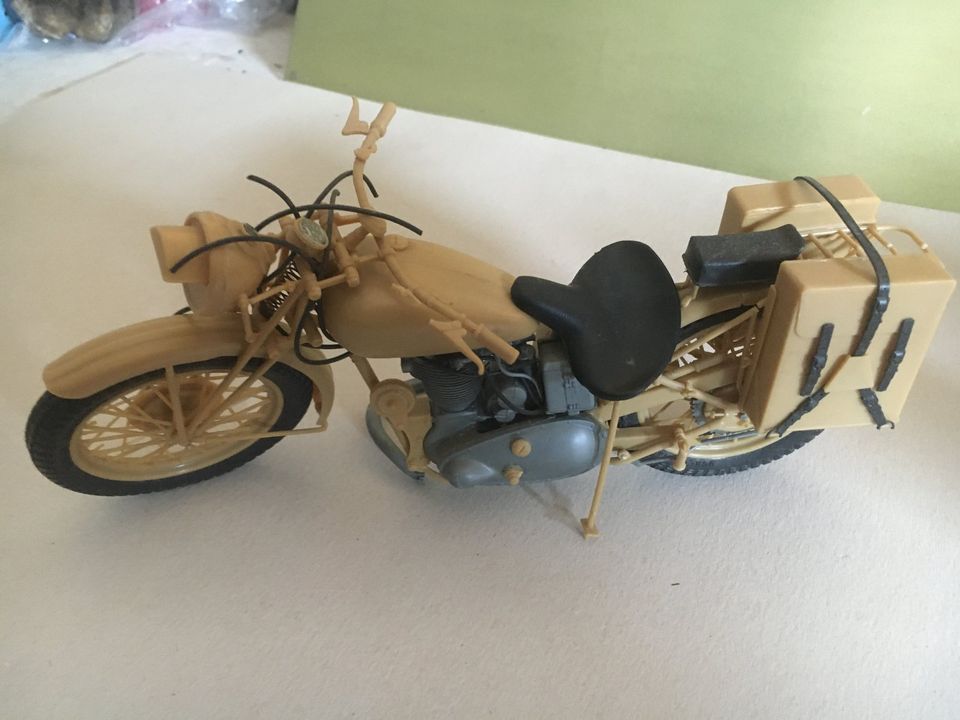 Alte Revell 1:9 Motorradmodell 70er Jahre BMW 750 Harley Davidson in Arzberg