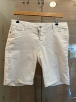 Jeans Short Denim1982, Gr. 44, weiss, ungetragen Rheinland-Pfalz - Wallmerod Vorschau