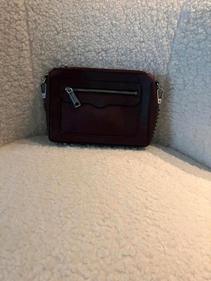 Handtasche von Rebecca Minkoff in weinrot in Berlin