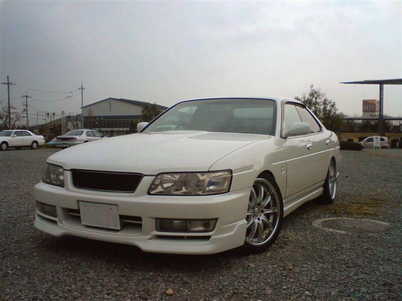 Abbildung des Autos Ich suche Nissan Laurel …