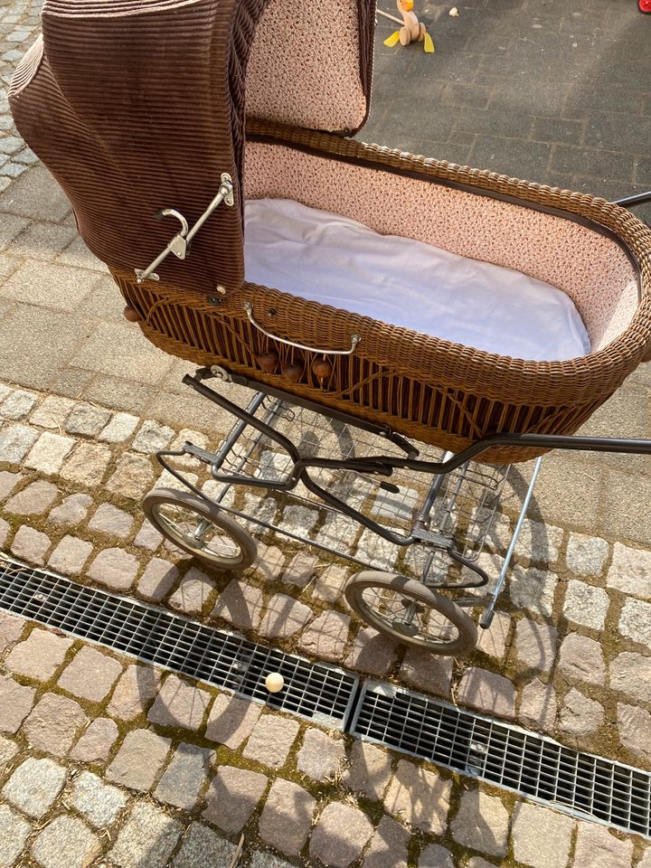 Vintage Kinderwagen Kord Holz in Jena