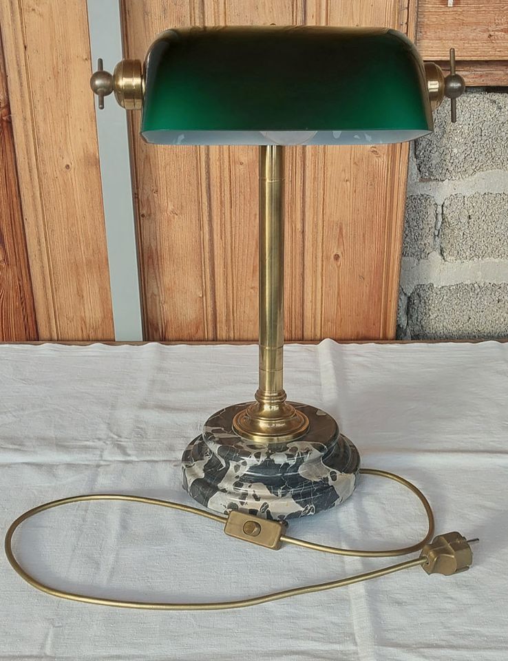 Berliner Messinglampe,Glas Bankerlampe,Antik grün,Schreibtischlam in Abtsgmünd