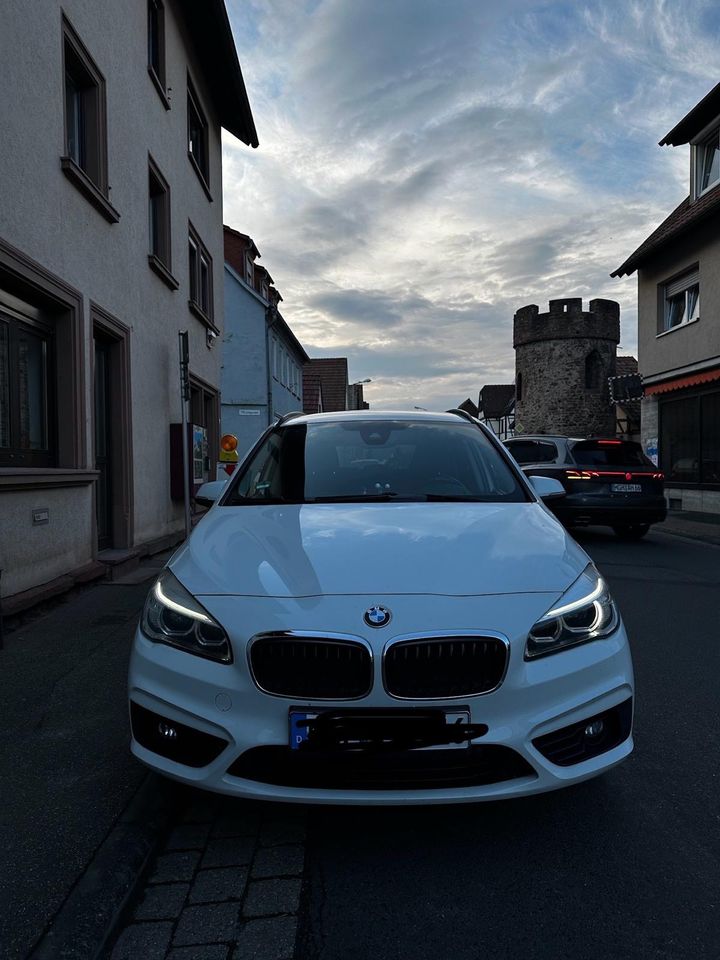 BMW Grand Tourer 2 (F46) 7Sitzer Sport Line in Kreuzwertheim