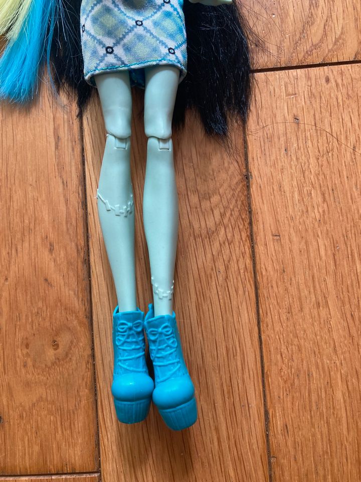 Monster High 4 Puppen Robecca Steam Frankie Stein Operetta in Berlin
